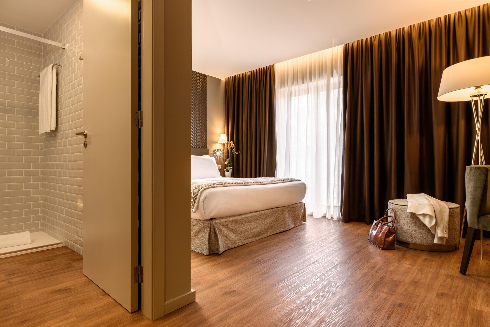 Exe Almada Porto Hotel Exterior photo