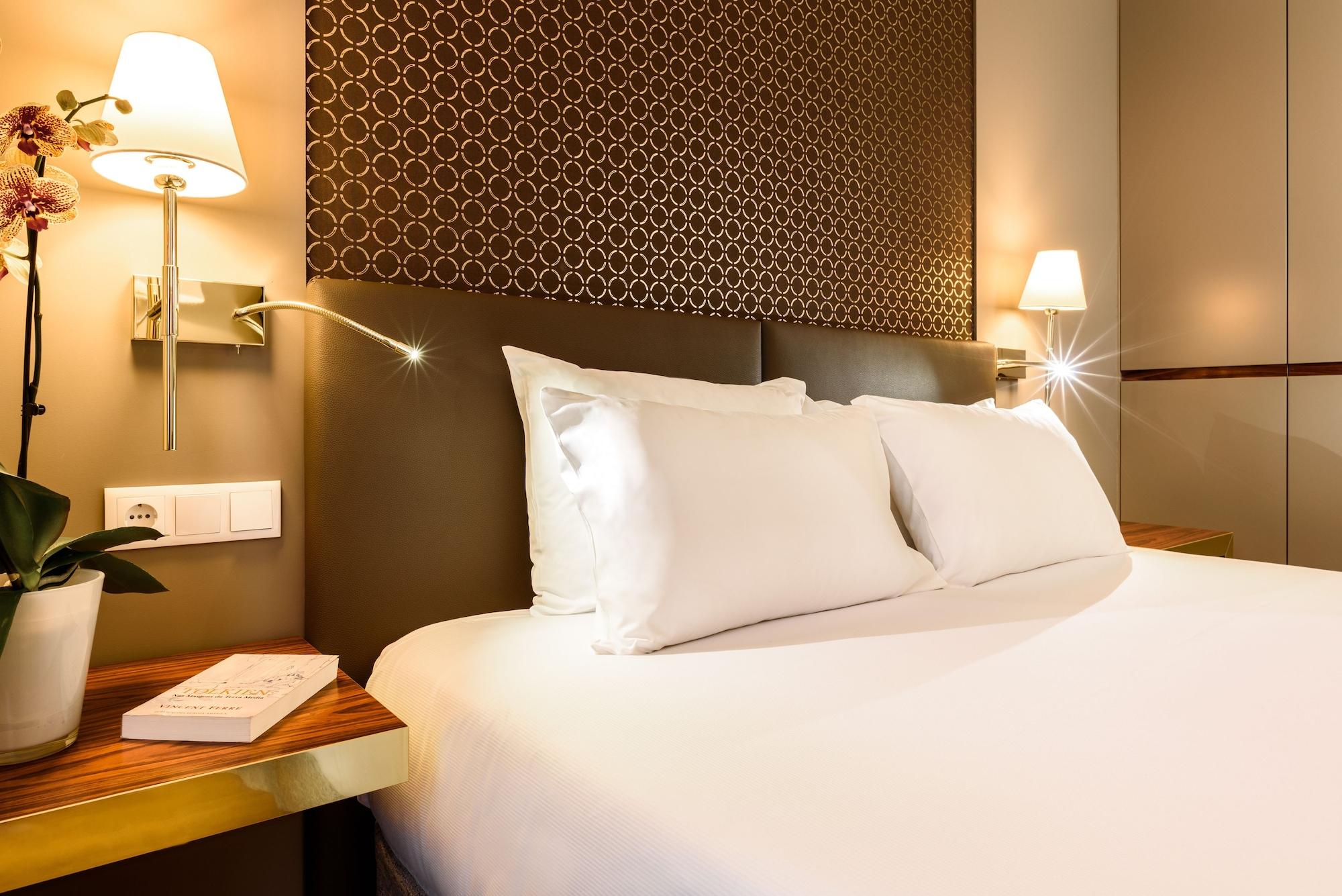 Exe Almada Porto Hotel Exterior photo
