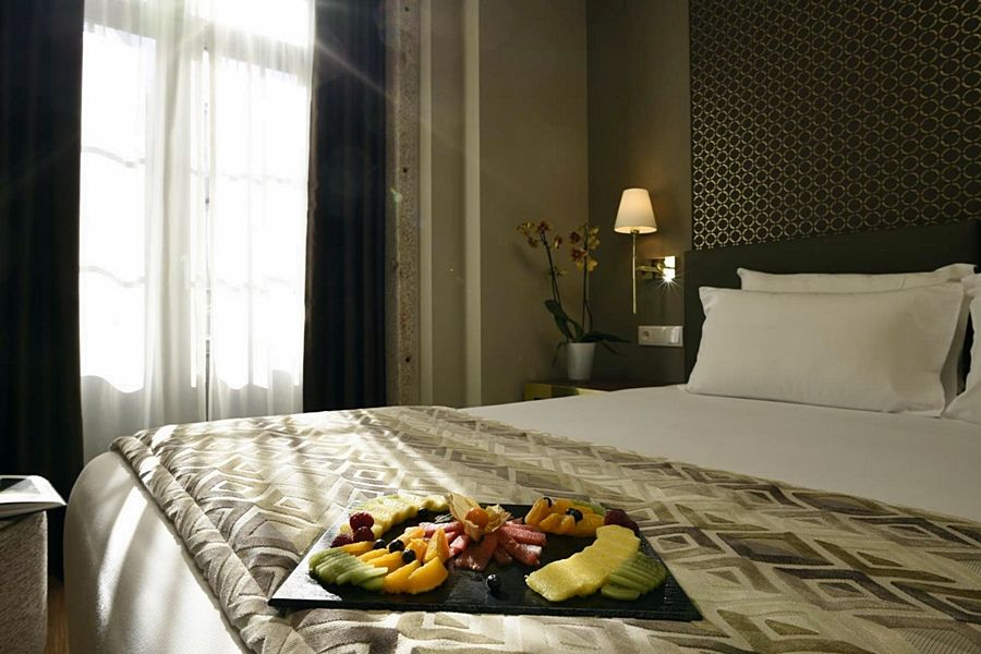 Exe Almada Porto Hotel Exterior photo